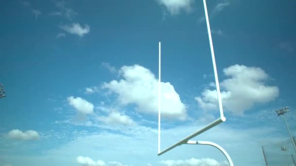 天空的时间和足球进球的时间 — 图库视频影像