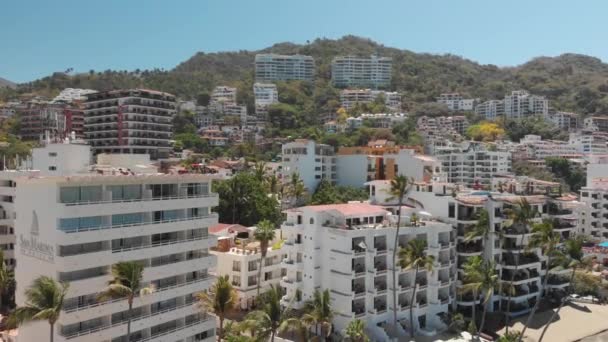 Clip Aéreo Volando Frente Playa Los Muertos Puerto Vallarta Jalisco — Vídeos de Stock