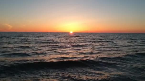 Θάλασσα Και Ηλιοβασίλεμα — Αρχείο Βίντεο