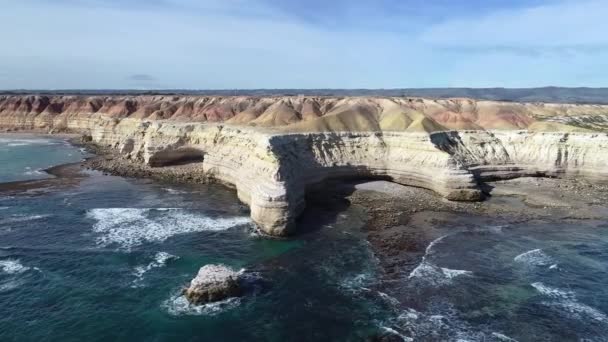 Glidande Drönare Skott Stenig Kustlinje Port Willunga Adelaide South Australia — Stockvideo