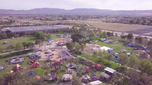 Kolorowe Przejażdżki Targach Antelope Valley Lancaster Kalifornia Aerial High Low — Wideo stockowe