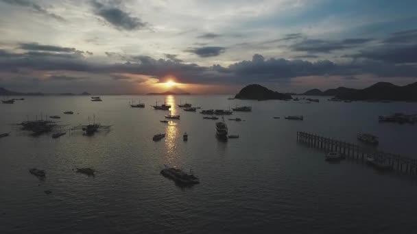 Sunset View Labuan Bajo Aerial Shot Tripod — ストック動画