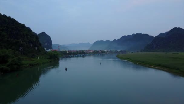 Phong Nha Bang Città Fiume All Alba — Video Stock