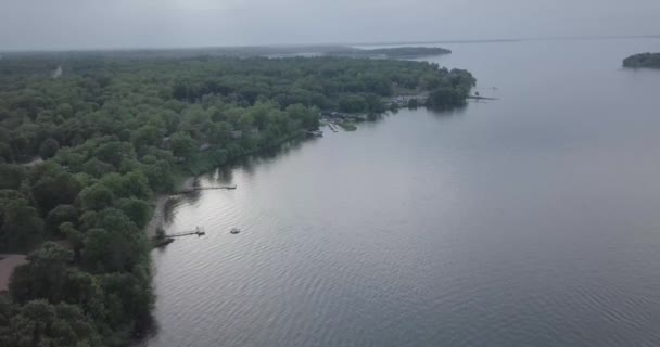 Colpo Aereo Una Banchina Lago Luce Morbida — Video Stock