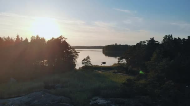 フィンランド南部の海岸での群島のドローン撮影 — ストック動画