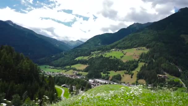 Timelapse Pueblo Las Dolomitas — Vídeos de Stock