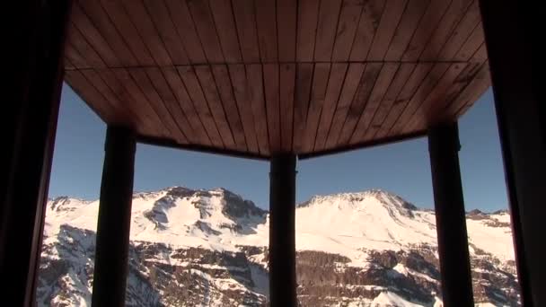 Нахил Гірського Хребта Балкона Кімнати — стокове відео