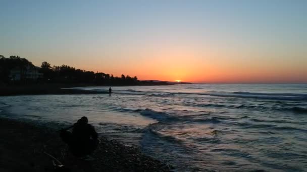 Fotógrafo Tomando Fotos Amanecer — Vídeos de Stock