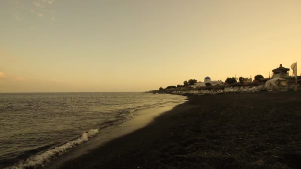 ギリシャのサントリーニ島 ペリッサビーチの夕日 — ストック動画