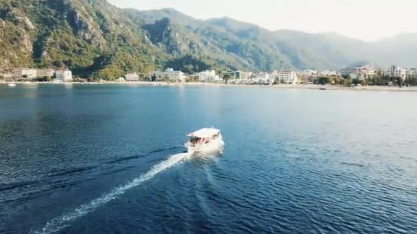 Égei Tenger Egy Repülő Drónnal Egy Hajó Felett Törökország Marmaris — Stock videók