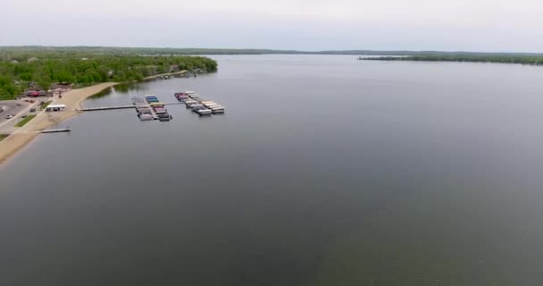 Vue Aérienne Lac Des Bateaux — Video