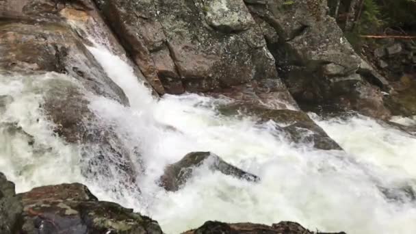 Rápidos Que Precipitan Parte Superior Una Cascada — Vídeo de stock