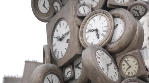 Moving Shot Clocks Parisian Street — Stock Video