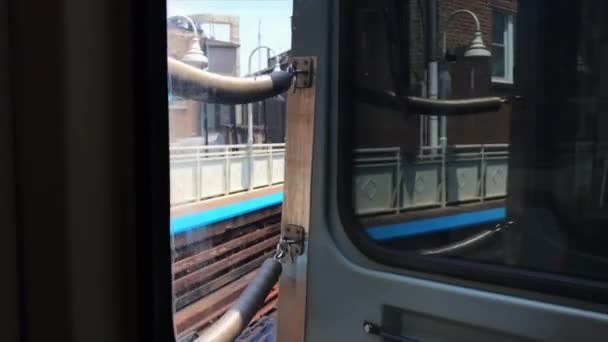 Chicago Cta Blue Line Llegando Para Luego Salir Estación Damen — Vídeo de stock