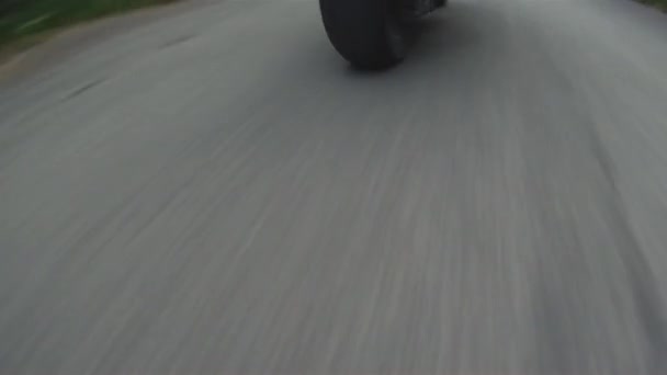Šílená Kamera Pohybuje Motorce Jede Dálnici Kamera Pohybuje Palce Kol — Stock video