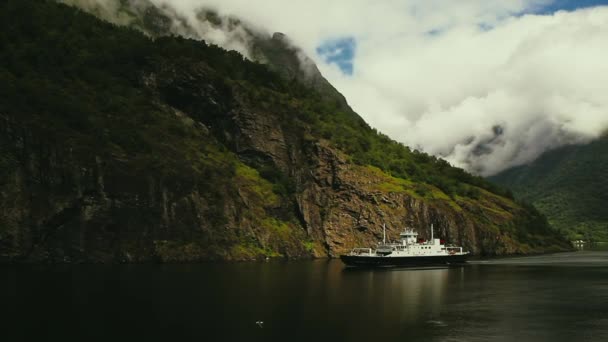 Güzel Fiyort Norveç Dünyanın Güzel Fiyortlarından Birinde Yaz Mevsimi Kodak — Stok video