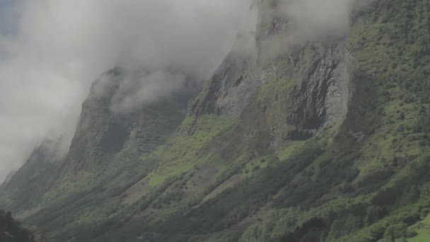 Mooi Fjord Noorwegen Pan Mega Fjord Village Tracking Shot Aanmelden — Stockvideo