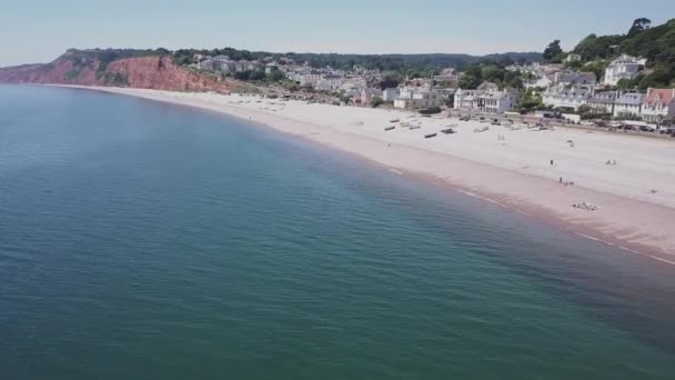 Een Luchtfoto Van Prachtige Kiezelstranden Van Budleigh Salterton Een Klein — Stockvideo