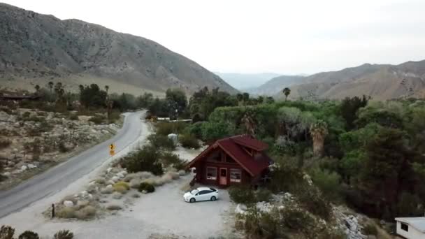 Approach Shot Airbnb Rental Cabin Oasis Whitewater Preserve Palm Springs — Stock Video