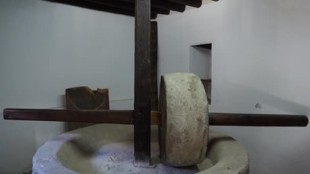 Ancient Manual Grinder Mill Making Olive Oil Museum — Stock Video