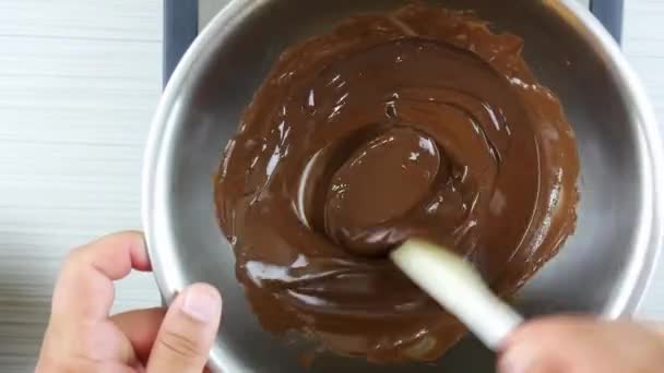 Schokolade Einer Schüssel Mischen — Stockvideo