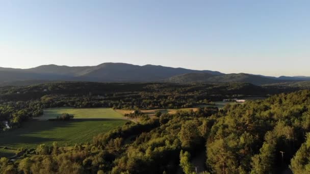 Salida Del Sol Sobre Stowe Vermont — Vídeo de stock