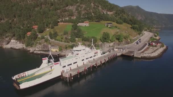 Ferry Lrdal Cais Hella Sognefjorden Com Clima Incrível Final Verão — Vídeo de Stock