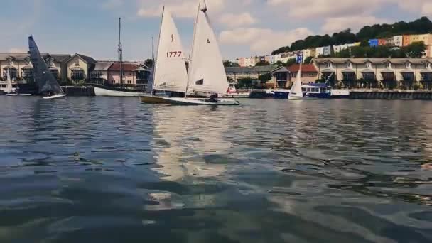 Spike Island Una Zona Céntrica Portuaria Ciudad Portuaria Inglesa Bristol — Vídeos de Stock