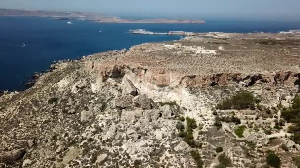 Luchtfoto Van Klif Bij Mellieha Malta — Stockvideo