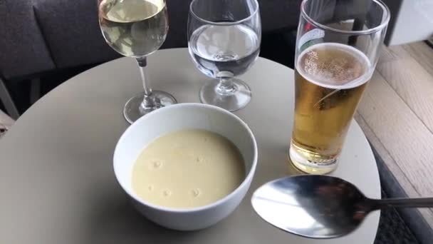 Comer Sopa Lançamento Aeroporto — Vídeo de Stock