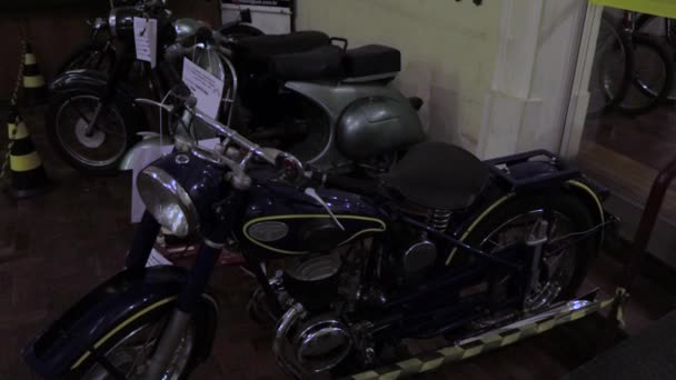 gyűjtése régi motorkerékpárok kitett látogatási.