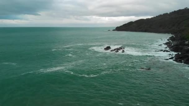 Blauer Ozean Und Wellen Küste Von Stirling Point Bluff Neuseeland — Stockvideo