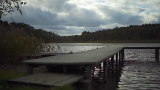 Detalhe Tiro Barco Remo Canoa Água Rebocado Par Lado Lago — Vídeo de Stock