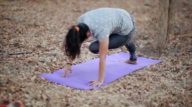 Araştırmalara göre meditasyon ve yoga, insanların egolarını daha bencil hale getirerek onları daha da kötüleştiriyor.