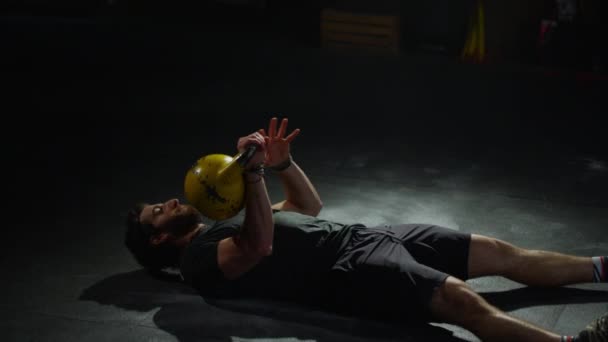 Giovane Ragazzo Palestra Crossfit Lavorare Fuori — Video Stock