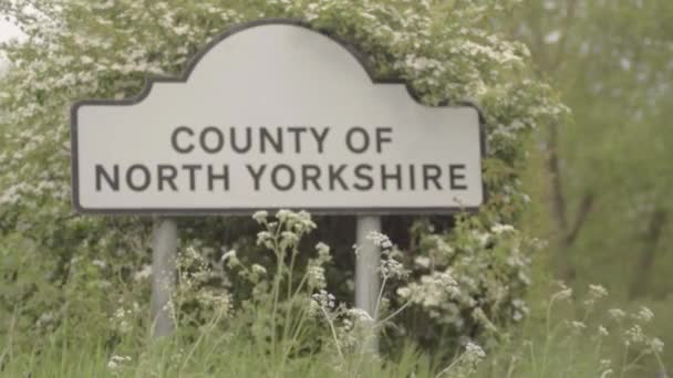 Sinal Estrada Para North Yorkshire County — Vídeo de Stock