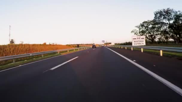 Viaggiare Lungo Autostrada Passare Casello Bel Pomeriggio Sole Interno San — Video Stock