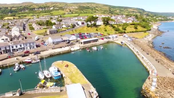 Aryas Steps Carnlough Harbour Glencloy Antrim Nordirland — Stockvideo