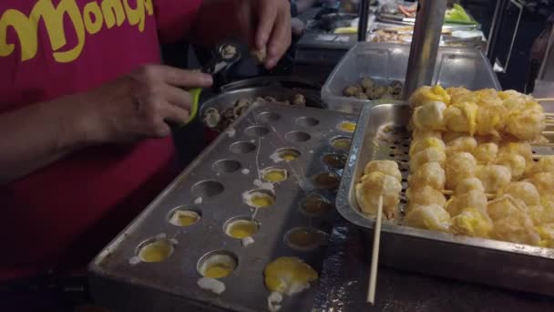 Cook Makes Egg Taco Street Food Taiwan — Stock Video