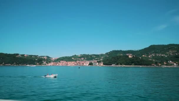 Uitzicht Vanaf Een Boot Middellandse Zee Richting Italiaanse Kustlijn Cinque — Stockvideo