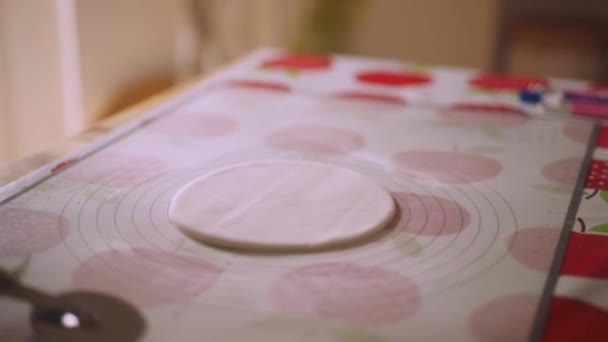 Celebration Cake Making Workers Cutting Circular Fondant Icing Cake — Stock video