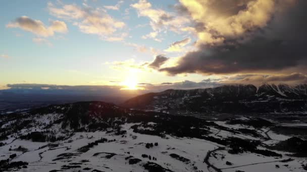 Flyger Drönare Landet — Stockvideo