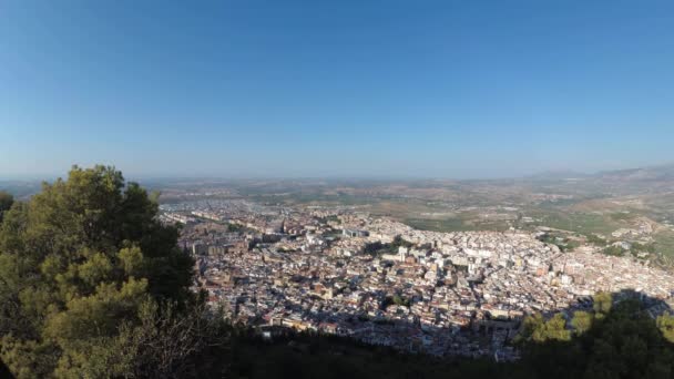 스페인자엔 플라잉 Castillo Jaen 오후에 성에서 촬영을 필터를 사용하여 24Fps — 비디오