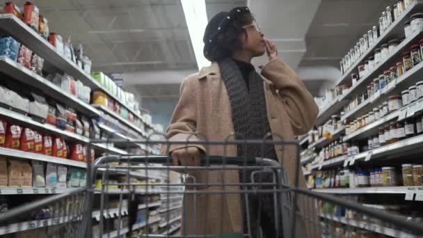 Supermarket Beautiful African American Woman Pushing Shopping Cart Fresh Produce — Stock Video