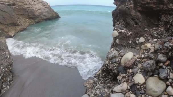 Hiszpania Plaża Nerja Malaga Letni Pochmurny Dzień Przy Użyciu Drona — Wideo stockowe