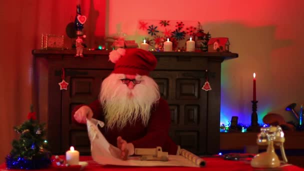 Santa Wraps Drewniana Ciężarówka Zabawkami Papier Podarunkowy — Wideo stockowe