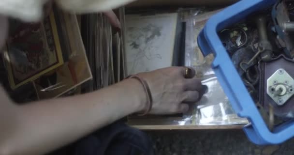 Les Voyageurs Qui Aiment Les Objets Anciens Inhabituels Arrêteront Sûrement — Video