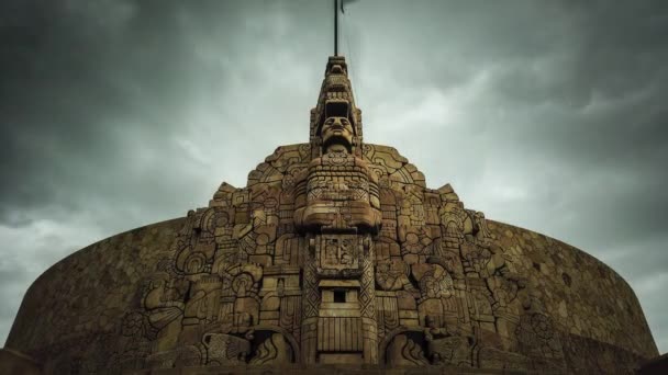 Närbild Tid Förflutit Monumentet Till Hemlandet Paseo Montejo Merida Yucatan — Stockvideo