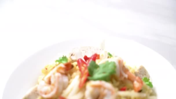 Spicy Instant Noodles Salad Shrimps — Stock Video