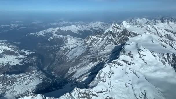 Снежные Альпы Вид Высоты Птичьего Полета Солнечный День — стоковое видео